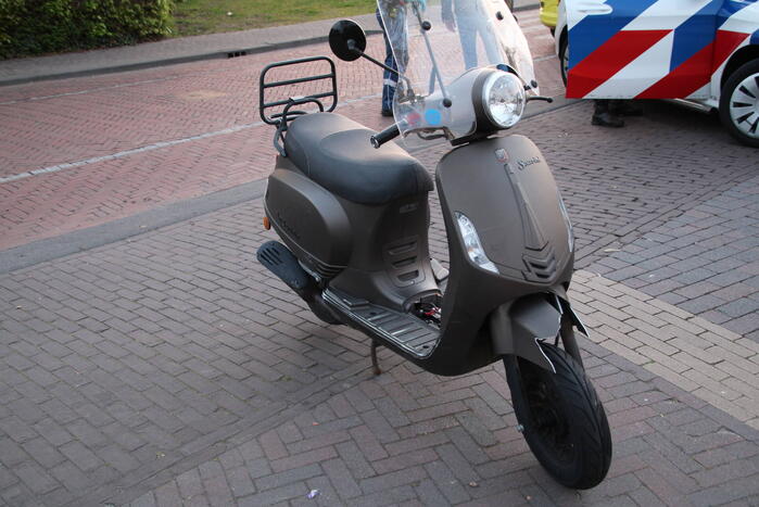 Scooterrijder gewond bij botsing tegen andere scooter
