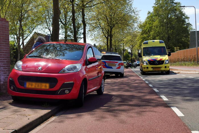 Fietser ernstig gewond bij botsing met auto