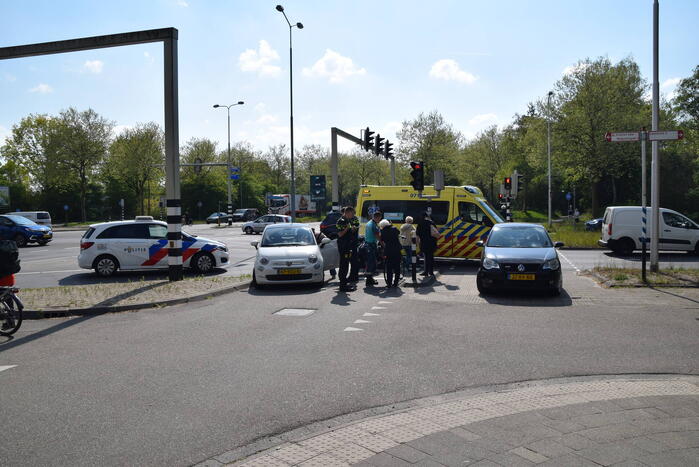 Automobilist vlucht na botsing met scooter