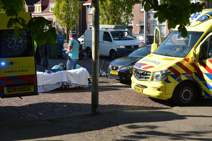 Fietsster geschept door automobilist