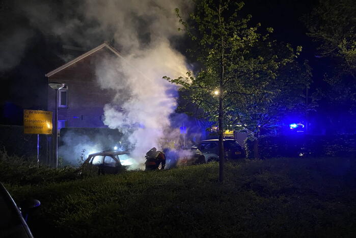 Brand in geparkeerde auto