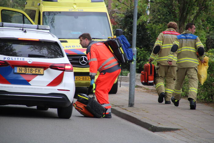 Traumahelikopter landt op grasveld Staatsliedenwijk