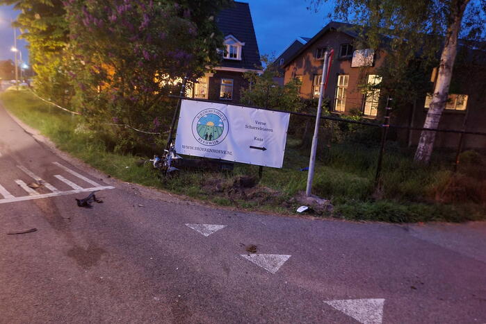 Auto belandt in sloot na achtervolging