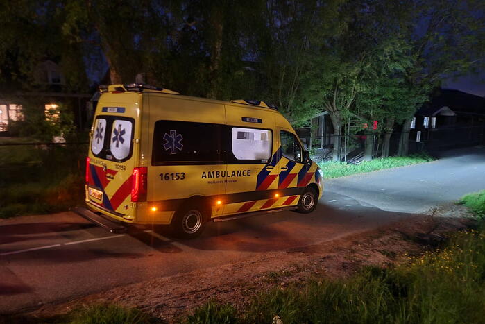 Auto belandt in sloot na achtervolging