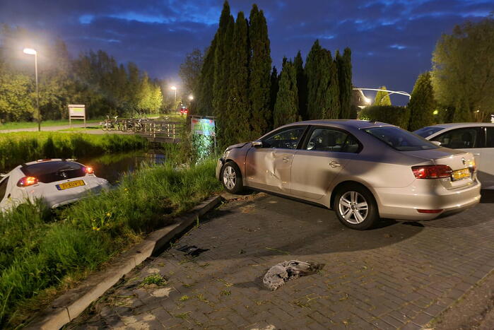 Auto belandt in sloot na achtervolging