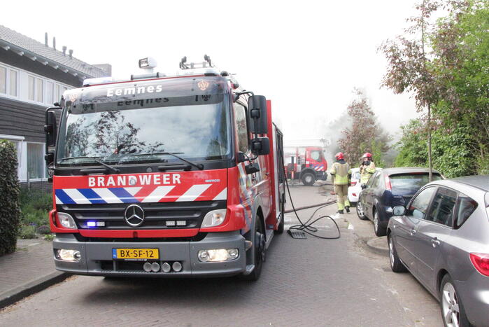 Grote brand in woning met rieten dak
