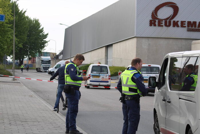 Brand in loods met papier