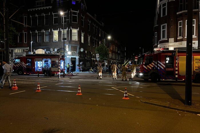 Hulpdiensten bestrijden brand in cafe