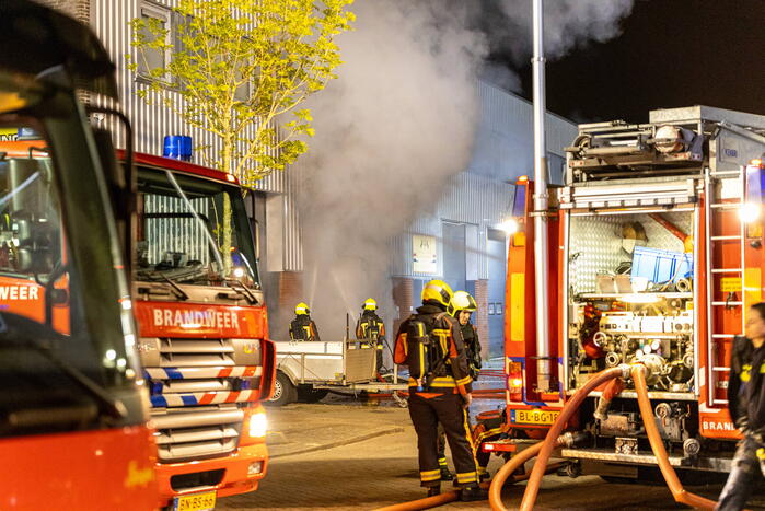 Grote uitslaande brand in wasserette