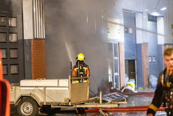 Grote uitslaande brand in wasserette