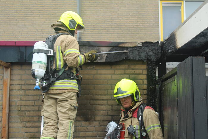 Schuur en schutting lopen brandschade op
