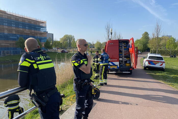 Zoekactie na aantreffen fiets in water