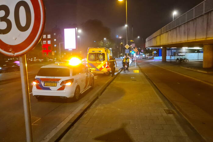 Persoon naar ziekenhuis na val in Nieuwe Maas