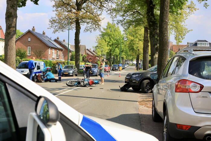 Motorrijder gewond bij botsing met auto