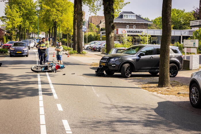 Motorrijder gewond bij botsing met auto