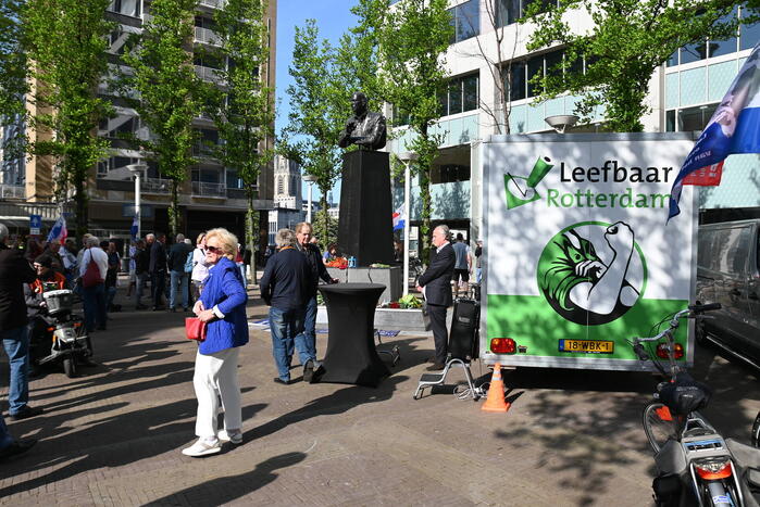 Honderden herdenken Pim Fortuyn