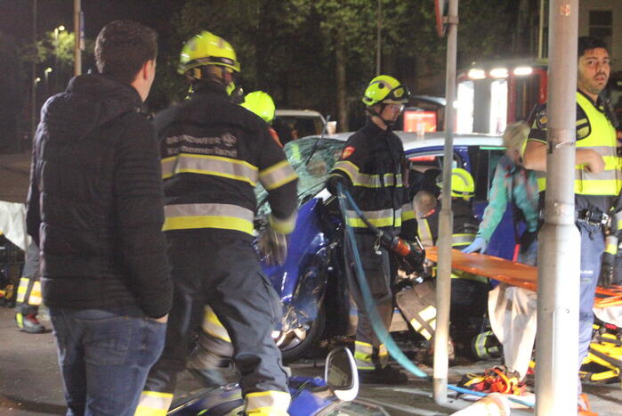 Zwaar gewonde bij frontale crash
