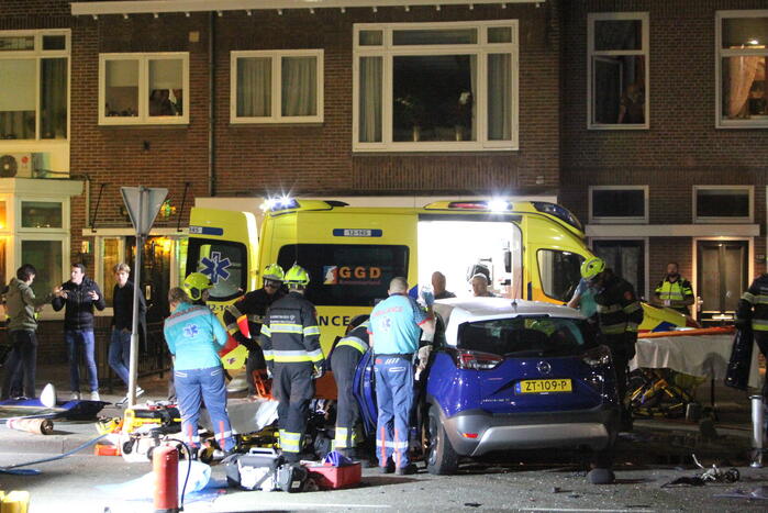 Zwaar gewonde bij frontale crash