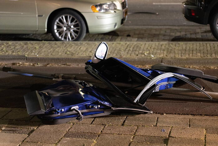 Zwaar gewonde bij frontale crash