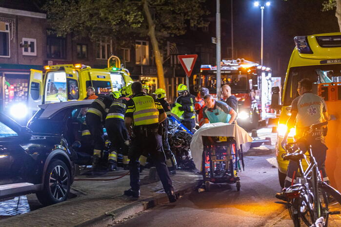 Zwaar gewonde bij frontale crash