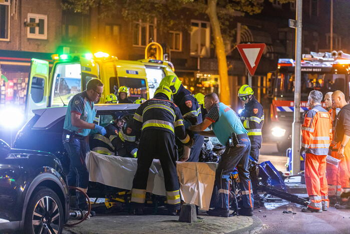 Zwaar gewonde bij frontale crash