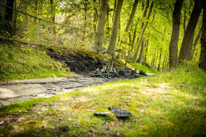 Opnieuw gaan Go Sharing-deelscooters in vlammen op
