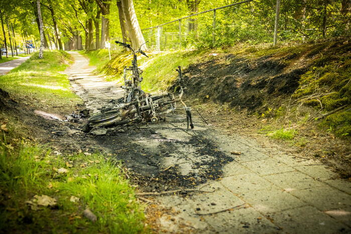 Opnieuw gaan Go Sharing-deelscooters in vlammen op
