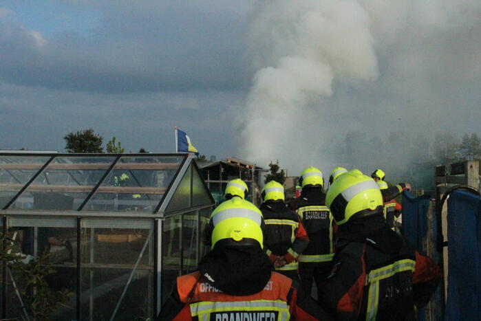 Uitslaande brand in tuinhuis