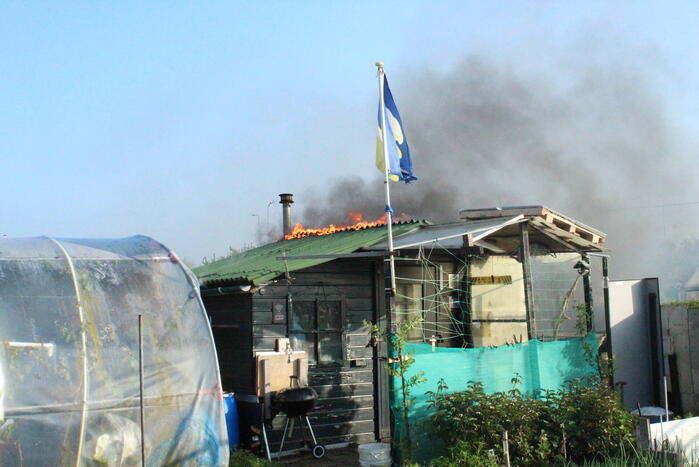Uitslaande brand in tuinhuis