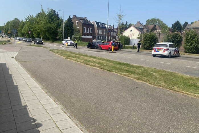 Personenauto's klappen op elkaar