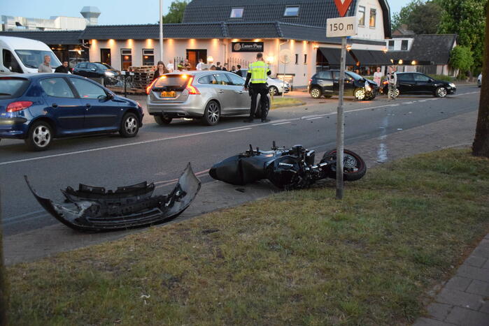 Veel schade bij ongeval met motorrijder