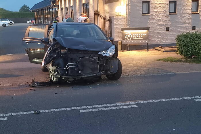 Veel schade bij ongeval met motorrijder