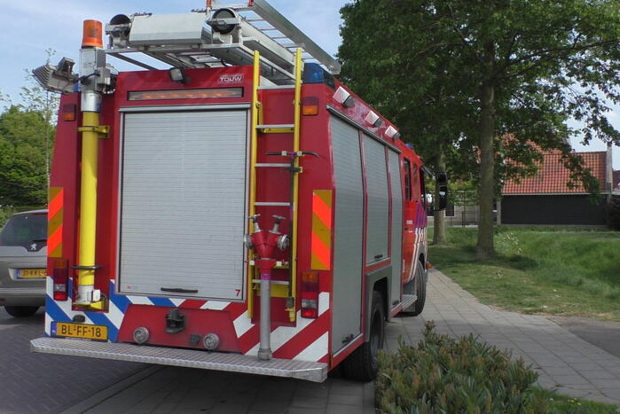 Brandende prullenbak snel geblust