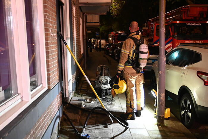 Woningen ontruimd door scooterbrand