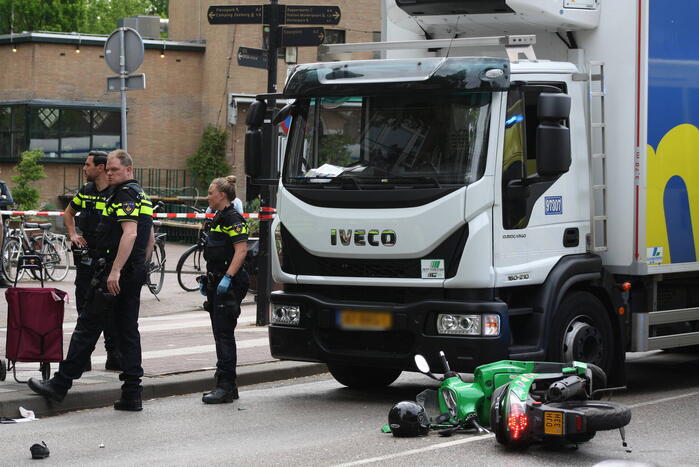 Twee gewonden bij ernstig verkeersongeval