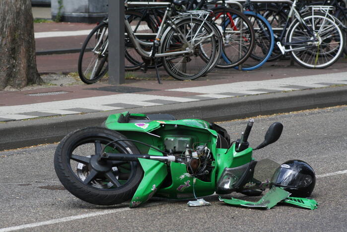 Twee gewonden bij ernstig verkeersongeval