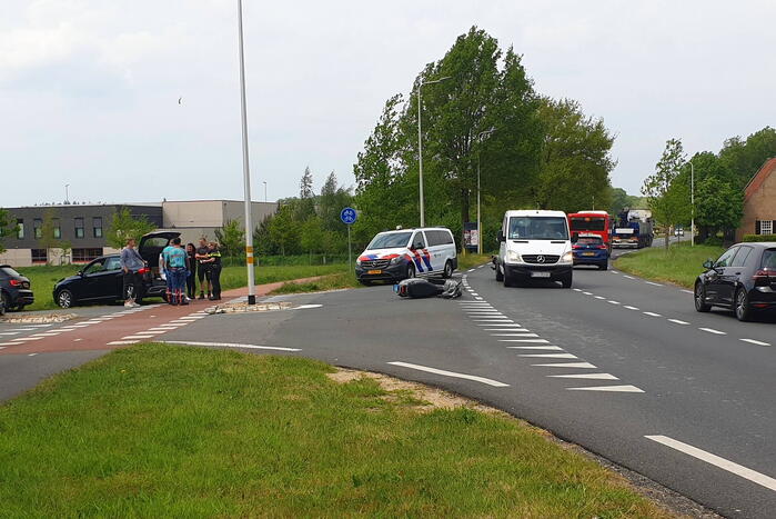 Botsing tussen scooter en bestelbus