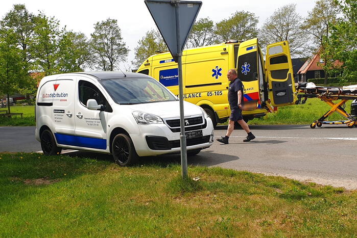 Botsing tussen scooter en bestelbus