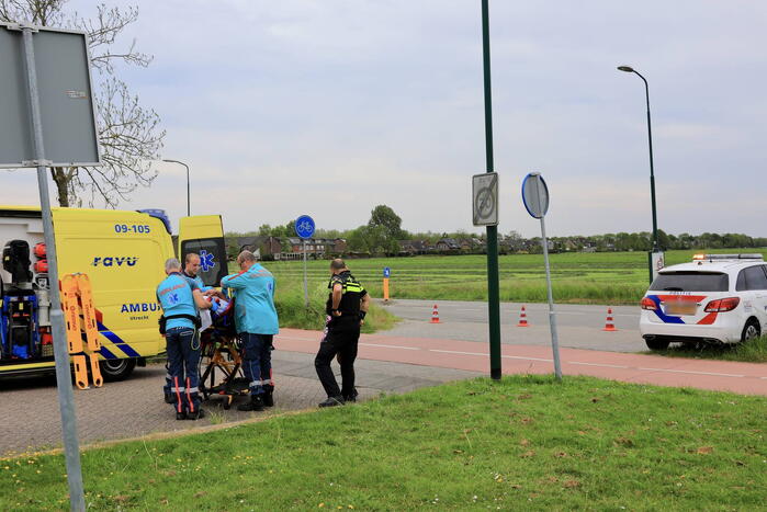 Man op fiets raakt gewond bij botsing met auto