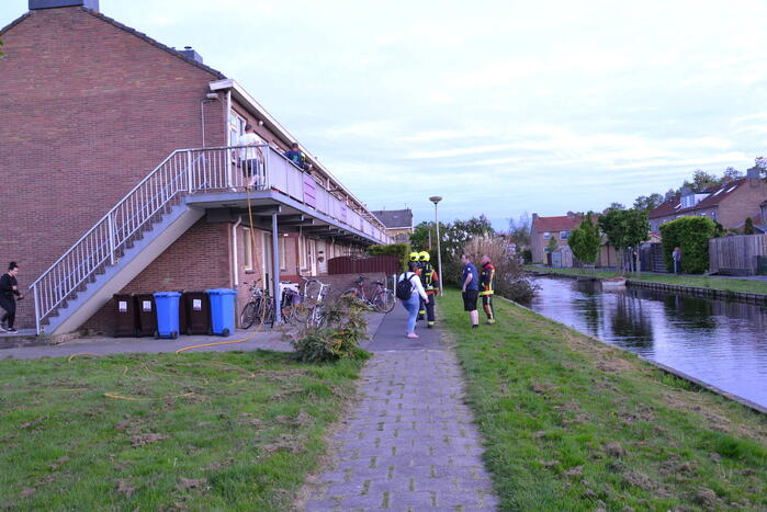 Brandweer controleert woning na brandmelding