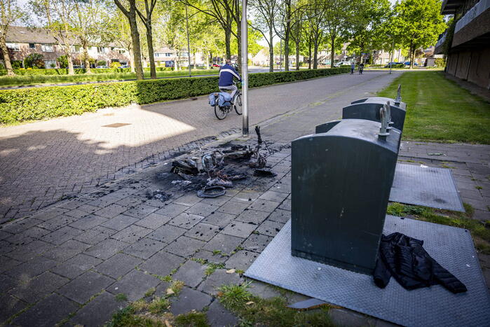 Keistad geteisterd door scooterbranden
