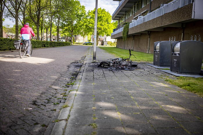 Keistad geteisterd door scooterbranden