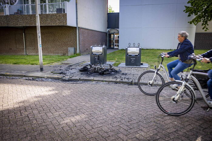 Keistad geteisterd door scooterbranden
