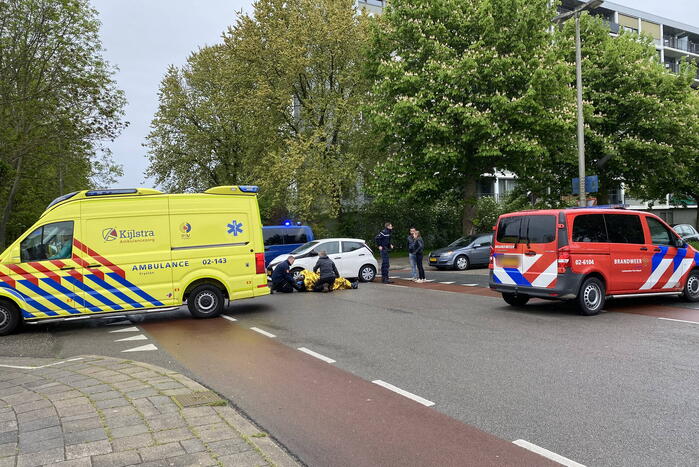 Fietser gewond bij botsing met auto