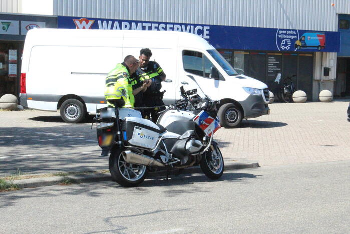 Scooterrijder gewond bij botsing met pick-up truck