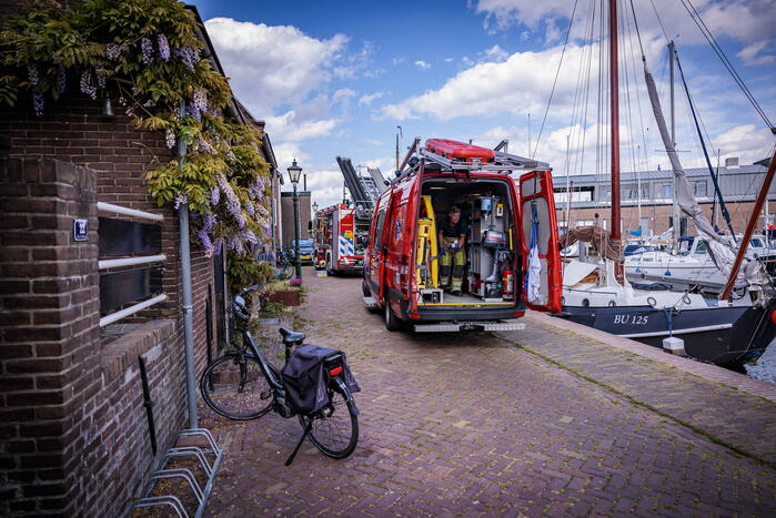 Schipper redt persoon uit het water