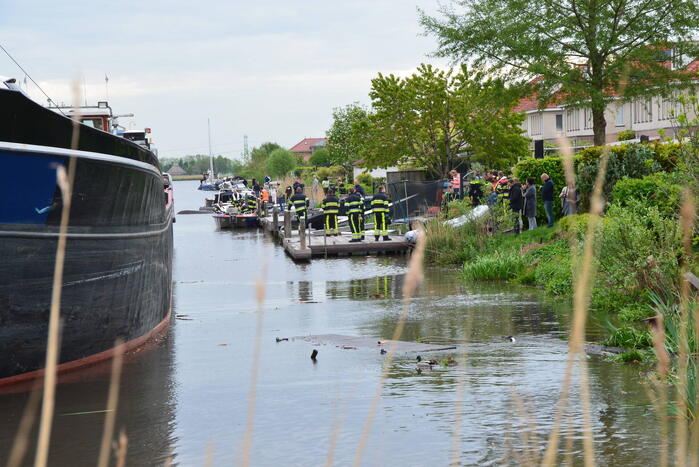 Vrachtschip Ilse-Marie ramt meerdere boten