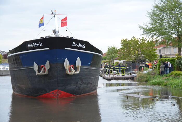 Vrachtschip Ilse-Marie ramt meerdere boten