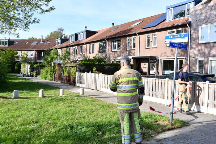 Gasleiding geraakt bij plaatsen van schuttingpaal