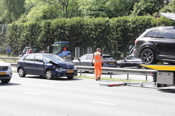 Vijf auto's betrokken bij kettingbotsing op snelweg